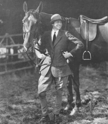 Equestrian fashion in the 1920's, jodhpur boots and trousers